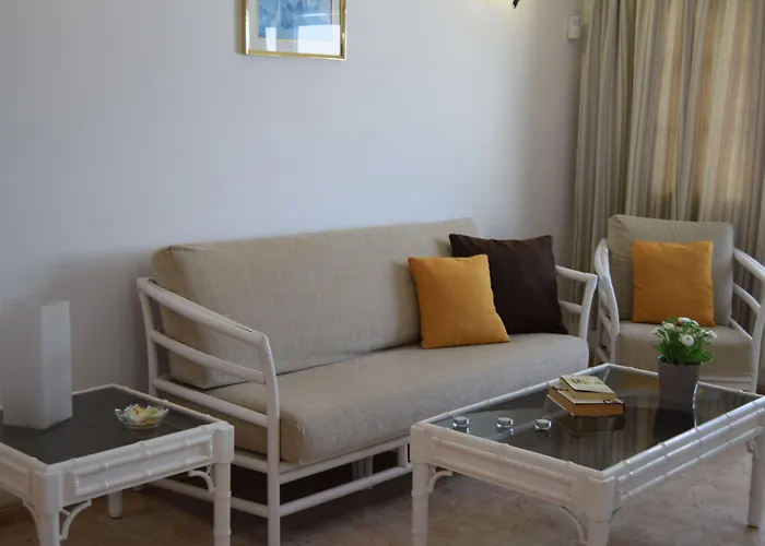 돈 라파엘 빌라 *